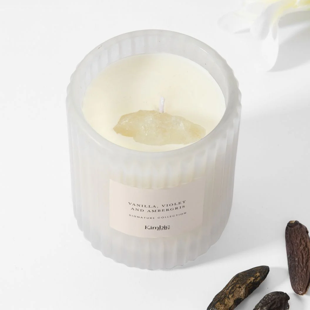 White Signature - 180g Candle - Image 3